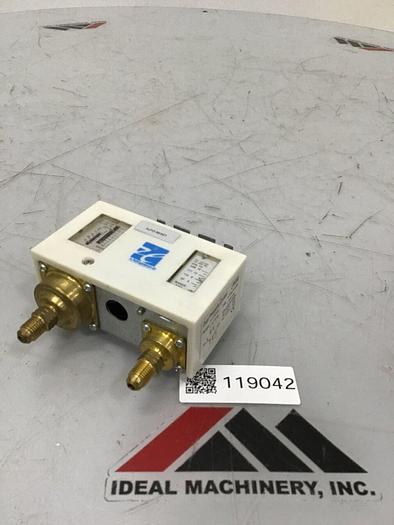 Used JL REFRIGERATION Dual Pressure Control LP830E #119042