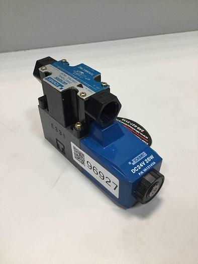 Used VICKERS Tokimec Directional Control Valve DGHV32AMP7H7T4150 #96927