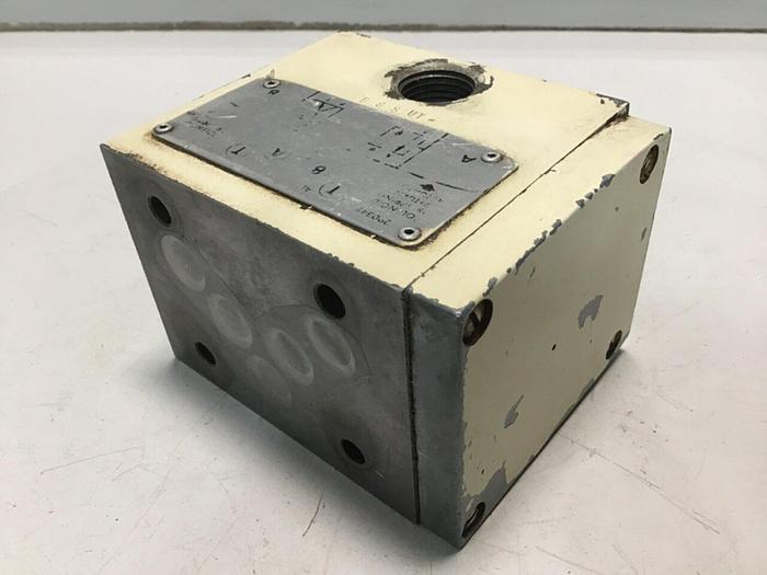 Used VICKERS Directional Valve DG4S4 017B W B 50 #115325