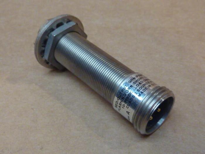 Used ALLEN BRADLEY Proximity Switch 871TM-D5NP18-N4 SER A #31521