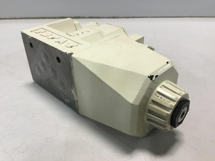 Used TOKIMEC Valve DG4V-5-22A-M-P7L-H-7-40 Used