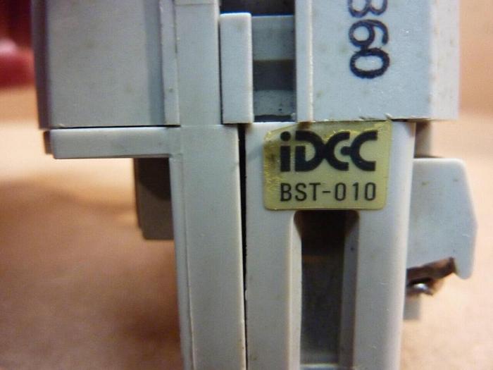 Used IDEC Push Button 41-10650 BLACK #38207