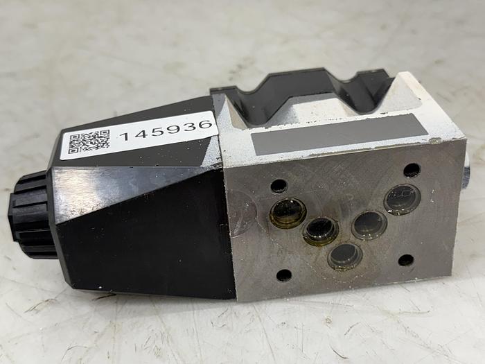 Used TOKIMEC DG4VS-5-0A-M-P7L-H-7-40-JA5