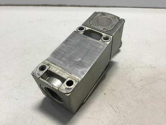 Used RB DENISON Limit Switch C2JK053 #121204