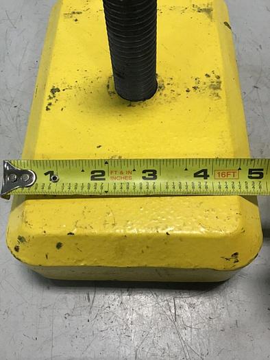 Used UNISORB Leveling Mount 7 1/4 X 5 M/M #122899