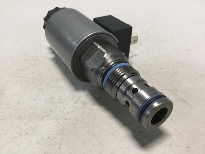 Used BOSCH Directional Spool Valve R901069996 #104706