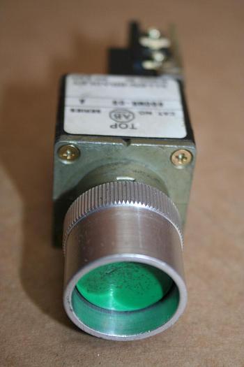 Used ALLEN BRADLEY Push Button 800MR-D9 GREEN #18434