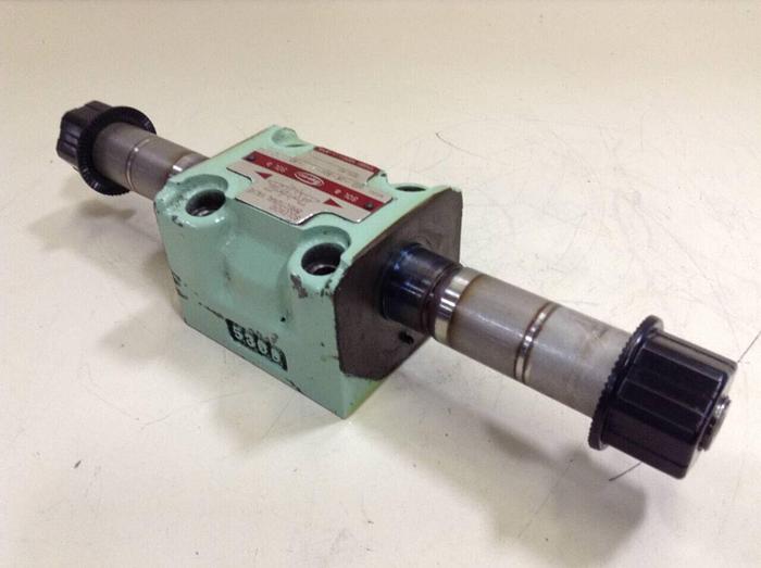 Used TOYOOKI KOGYO Solenoid Directional Valve HD3-3W-BGA-03A-WDD2S #87062