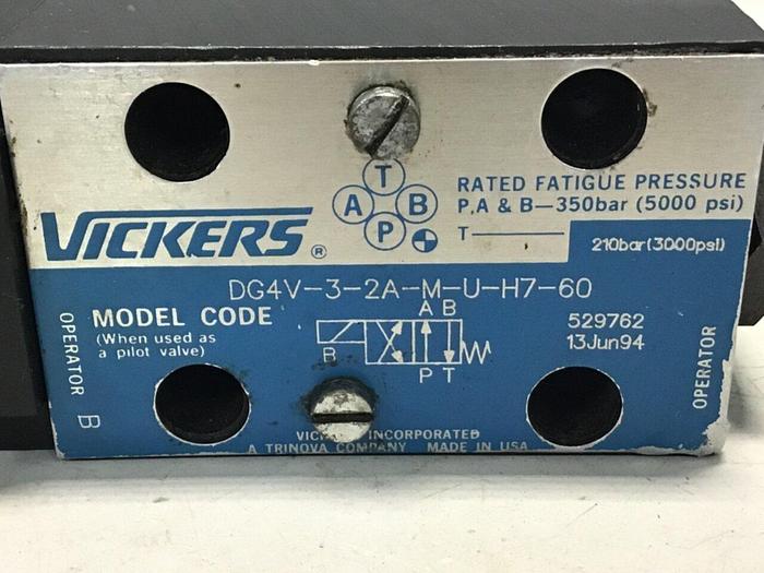 Used VICKERS Valve DG4V-3-2A-M-U-H7-60 Used