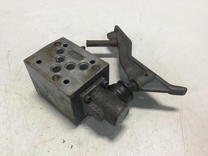 Used PARKER Directional Control Valve D3ML4B10X4384 #137332