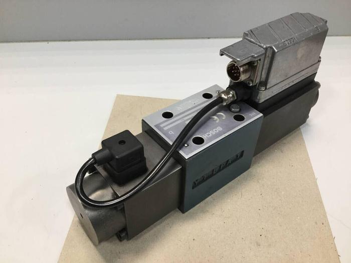Used BOSCH SERVO Proportional Valve 0 811 404 551 USED
