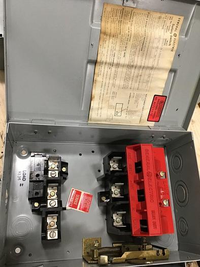 Used GENERAL ELECTRIC / GE 30 Amp Safety Switch TH3361 #125044