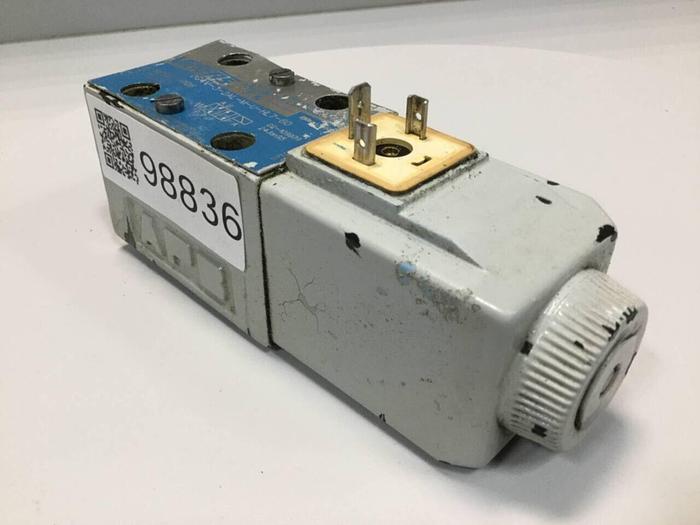 Used VICKERS Valves DG4V-3-2AL-M-U-HL7-60 #98836