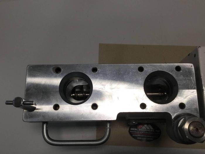 Used HITACHI Gear Motor w/ Feed Throat Slide CAV19-010-10 USED