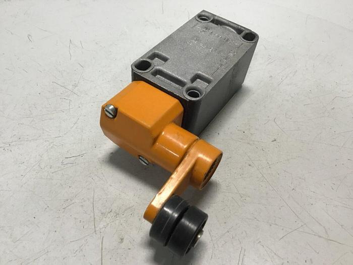 Used SIEMENS Limit Switch3 3SE3 120-1GW-Z #121161