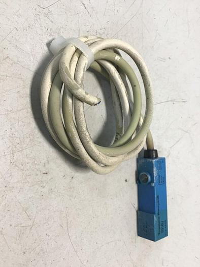 Used YAMATAKE Proximity Switch FL2-4A6S #128231
