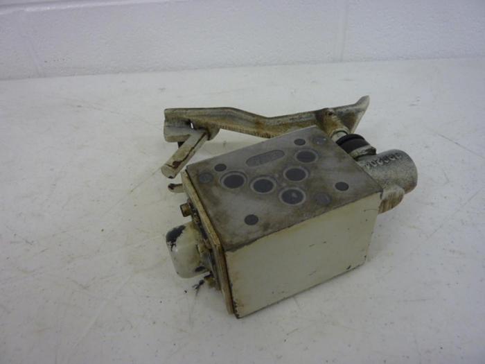 Used PARKER Directional Control Valve D3ML4B10X4384 #51649