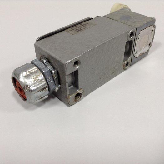 Used TELEMECANIQUE Lox-Switch C2JK05 #90120