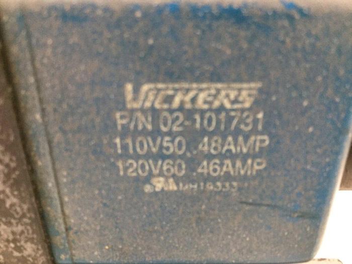 Used VICKERS Valve DG4V-3S-6C-M-FW-B5-60 #102974