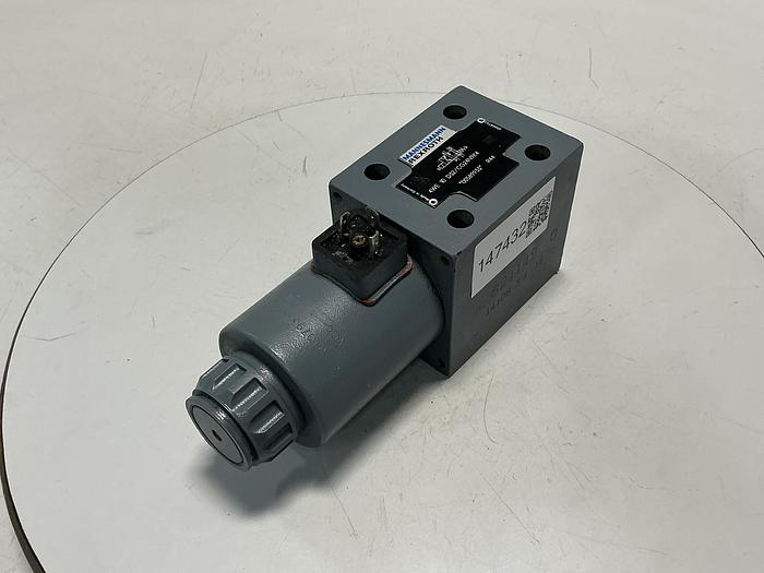 Used REXROTH 4WE 10 D32/CG24N9K4