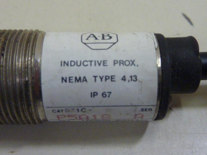 Used ALLEN BRADLEY Proximity Switch 871C-P5A18 SER A #62655
