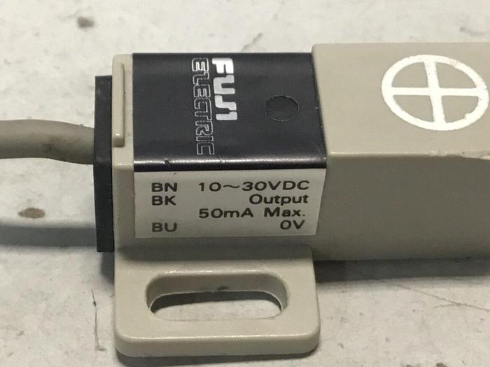 Used FUJI ELECTRIC Proximity Switch PE-B4D3 #128411