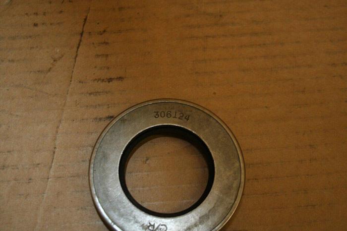 Used CR INDUSTRIES Oil Seal 306124 Used DNL SCRAPPED