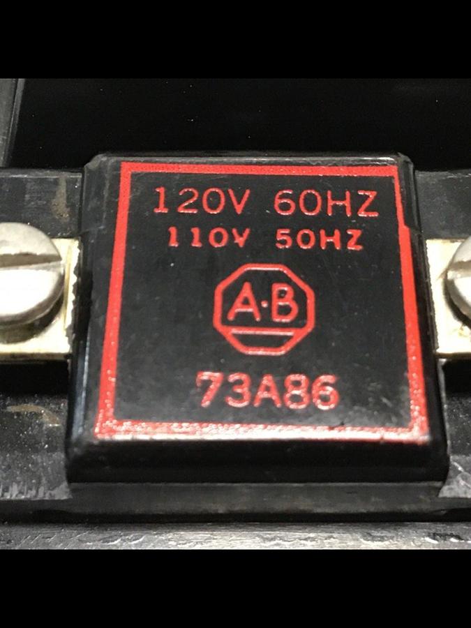 Used ALLEN BRADLEY Contactor 702-DOD93 SER K USED