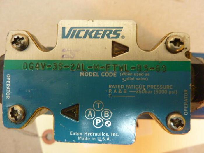 Used VICKERS Pilot Valve DG4V3S2ALMFTWLB560 #35192