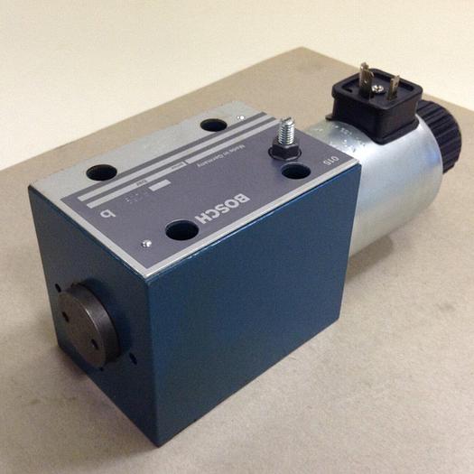 Used BOSCH Hydraulic Valve 0 810 001 830 USED #77335