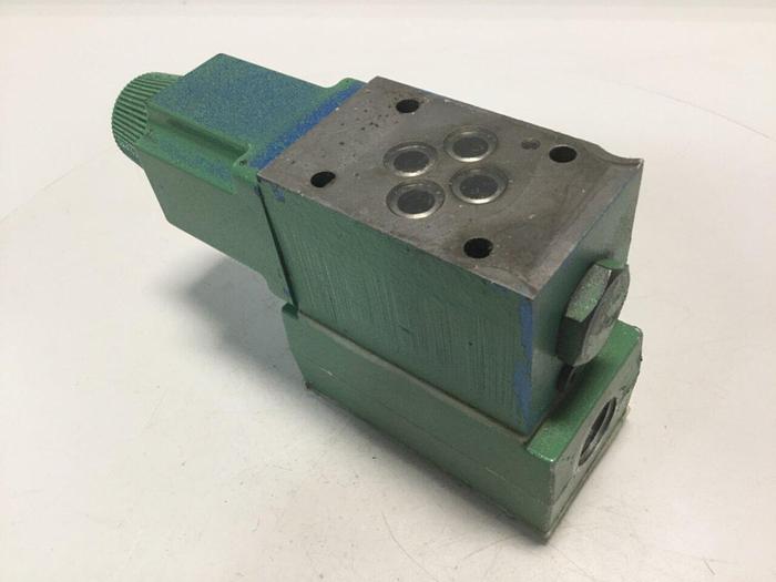 Used VICKERS Directional Control Valve DG4V37AMWH40 #105752