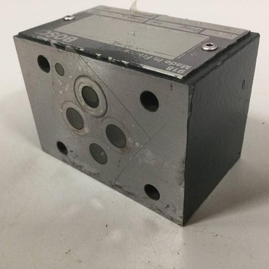 Used BOSCH Hydraulic Valve 0 811 004 100 Used