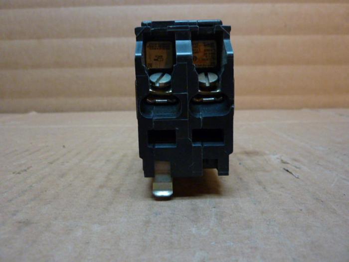 Used SQUARE D 20 Amp Circuit Breaker QO220 #27625