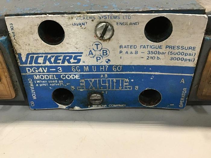 Used VICKERS Directional Valve DG4V-3-6C-M-U-H7-60 Used