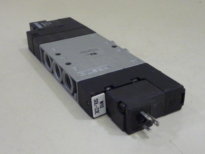 Used FESTO Solenoid Valve CPE18-M1H-5/3E-1/4 #59685