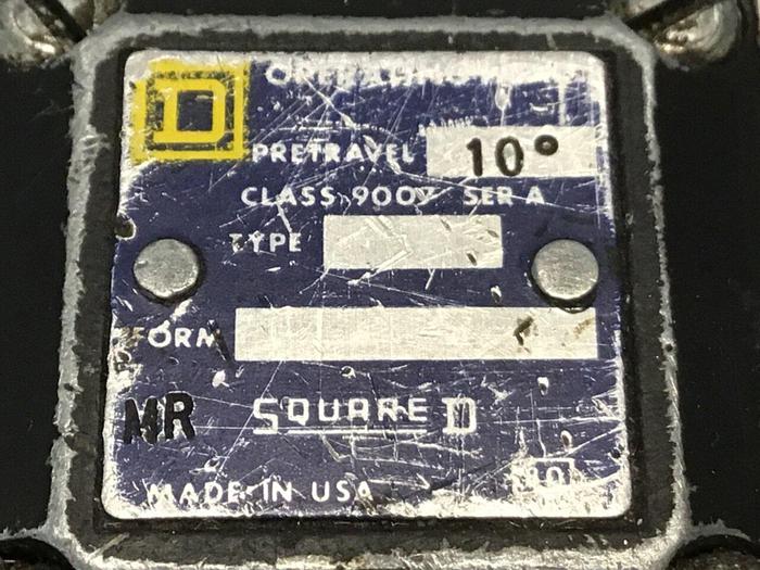 Used SQUARE D Limit Switch 9007-AEQ2699 Used