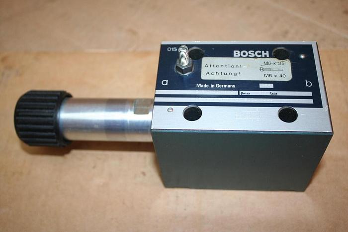 Used BOSCH Hydraulic Valve 0 810 001 830 Used