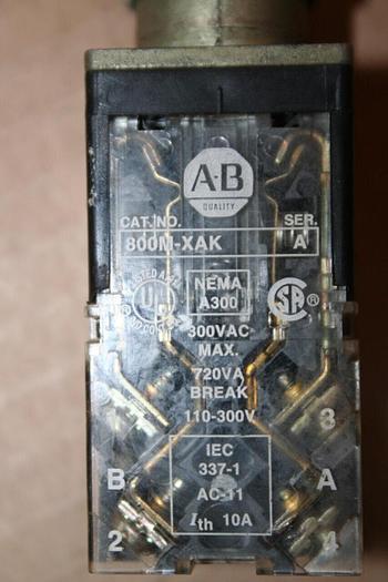 Used ALLEN BRADLEY Push Button 800MR-D9 GREEN #18434