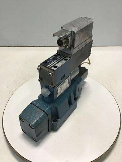 Used BOSCH 4-Way Solenoid Directional Servo Valve 0 811 404 601 USED