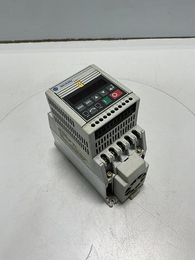 Used ALLEN BRADLEY 160-AA08NSF1 SER B