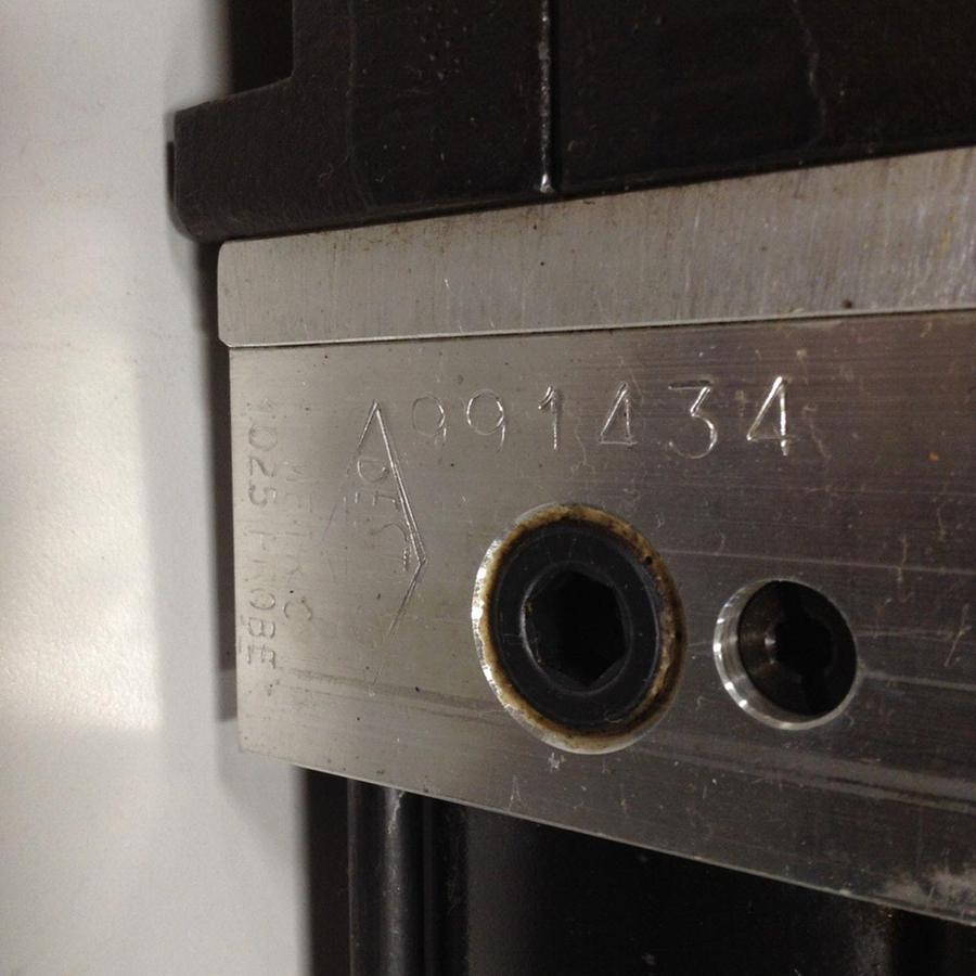 Used DESTACO Pneumatic Hold Clamp 994MAL-035M-90A-78-22-DS USED