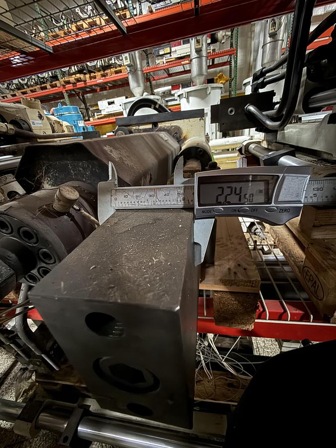 Used CINCINNATI MILACRON 2.27 Oz Injection Unit VS33-28MM / IU USED