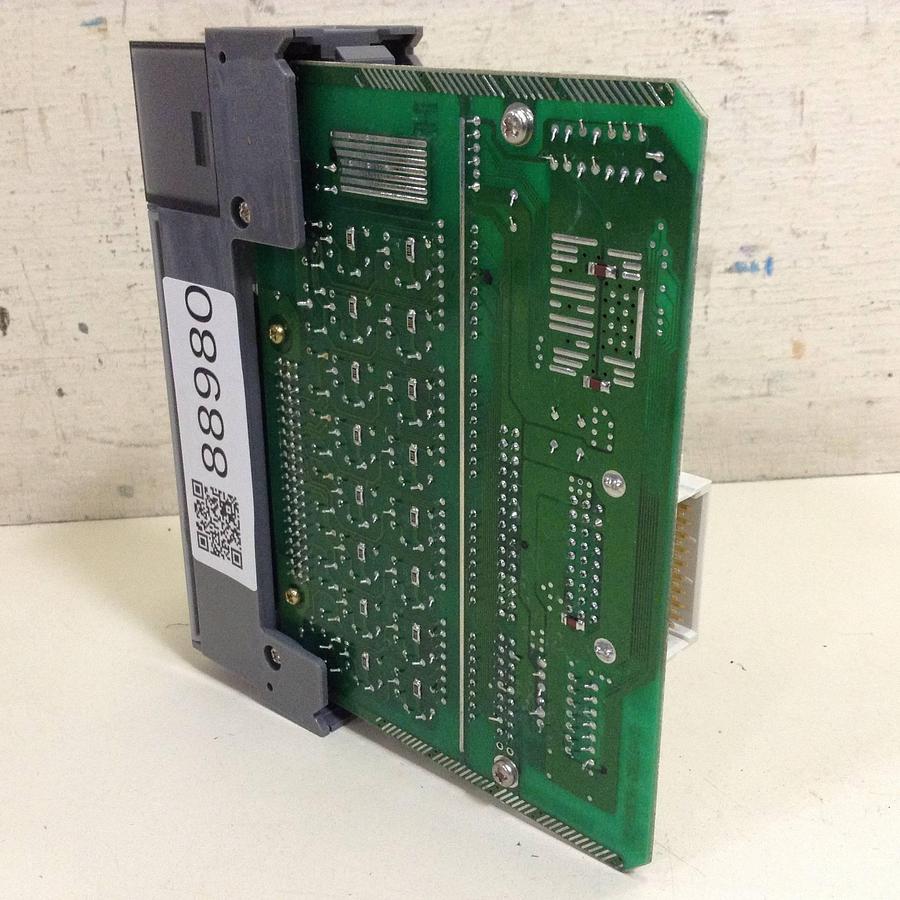 Used ALLEN BRADLEY Output Module 1746-OV32 SER C Used
