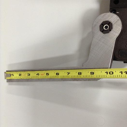 Used DESTACO Pneumatic Hold Clamp 994MAL-035M-90A-118-33 #90103