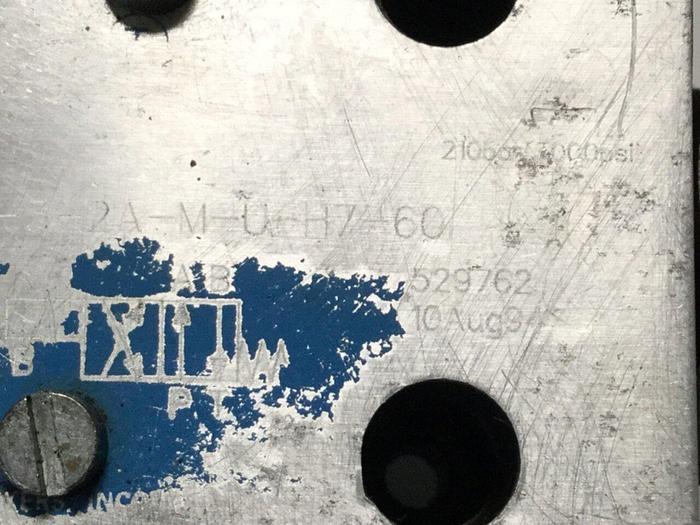 Used VICKERS Valve DG4V-3-2A-M-U-H7-60 #111286