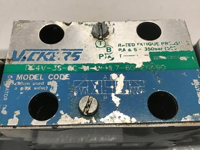 Used VICKERS Valve DG4V-3S-6C-M-U-HL7-60-EN490 Used