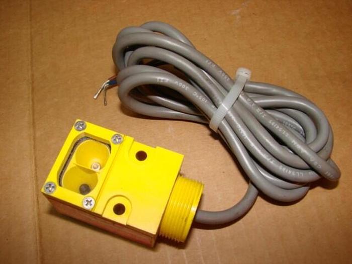 Used BANNER ENGINEERING Photoelectric Sensor SM2A91RSR #21891