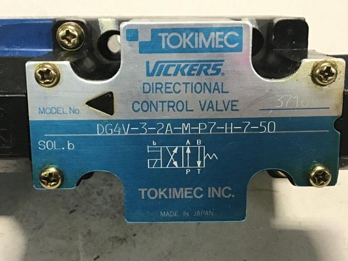 Used VICKERS Directional Control Valve DG4V-3-2A-M-P7-H-7-50 Used