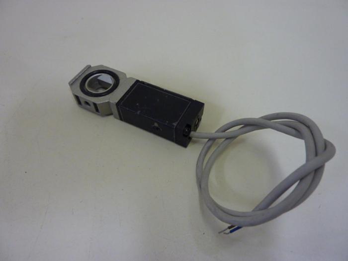 Used SMC Pressure Switch IS1000 #104762