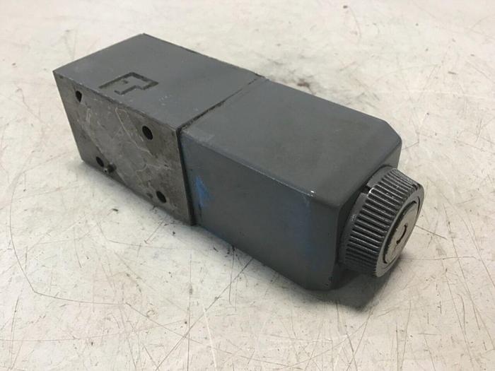 Used VICKERS Solenoid Valve DG4V32AMUHL760 Used